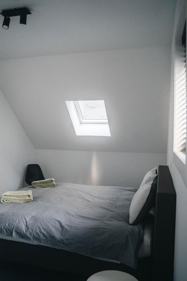 Gezellige Loft Met Twee Slaapkamers Ieper Exteriör bild